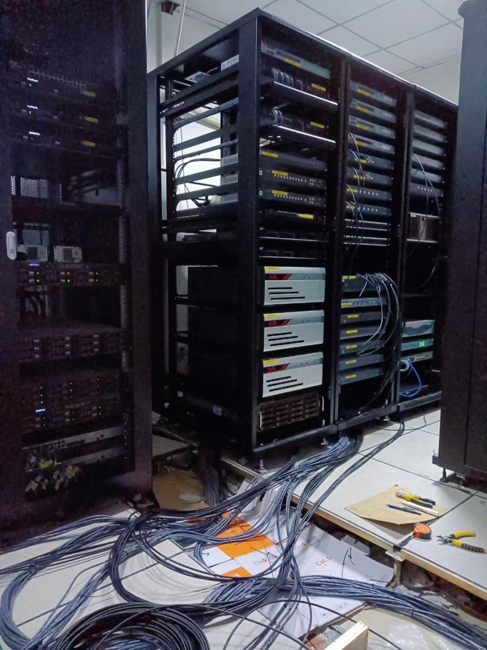 专业的事交给专业的人 在智能化工地上的布线时光